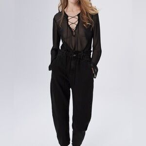 Zara Black Paperbag Waist Mom Jeans in size 4